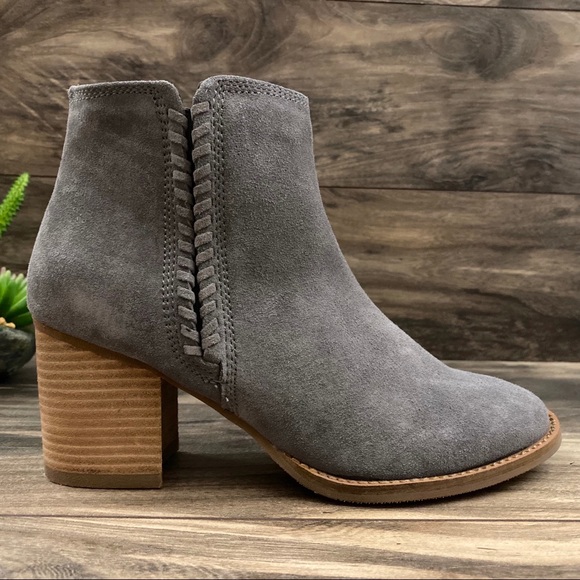 NIB Blondo Nina Waterproof Suede Ankle Bootie - Picture 4 of 12